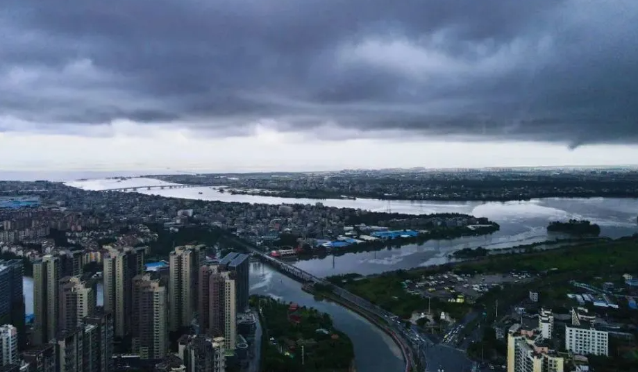 雨季走国内集装箱海运必要当苦衷项